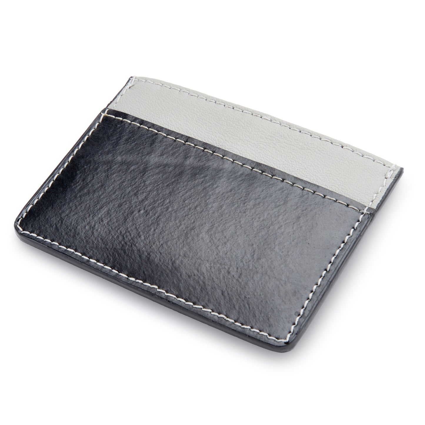 The Miina Voyageur Eco-friendly card holder made with sustainably sourced materials, featuring a minimalist design and durable craftsmanship.