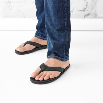 Men wearing the Miina padre. showing how it fits.